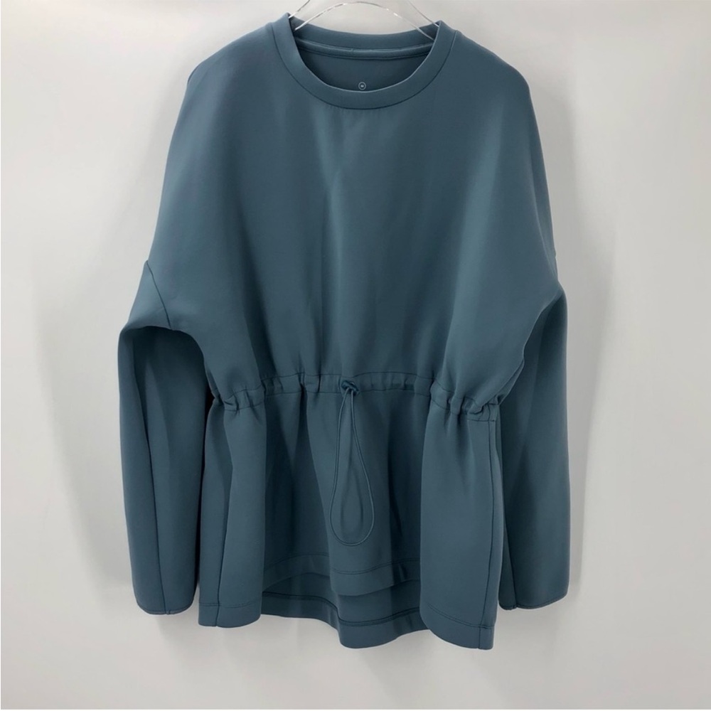 Like New Sweaty Betty Grace Crew
Neck Sweatshirt Steel Blue Medium
Oversized
